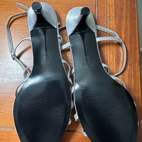 Rhinestone studded strappy sandals- sz 10 - Picture 4 of 4